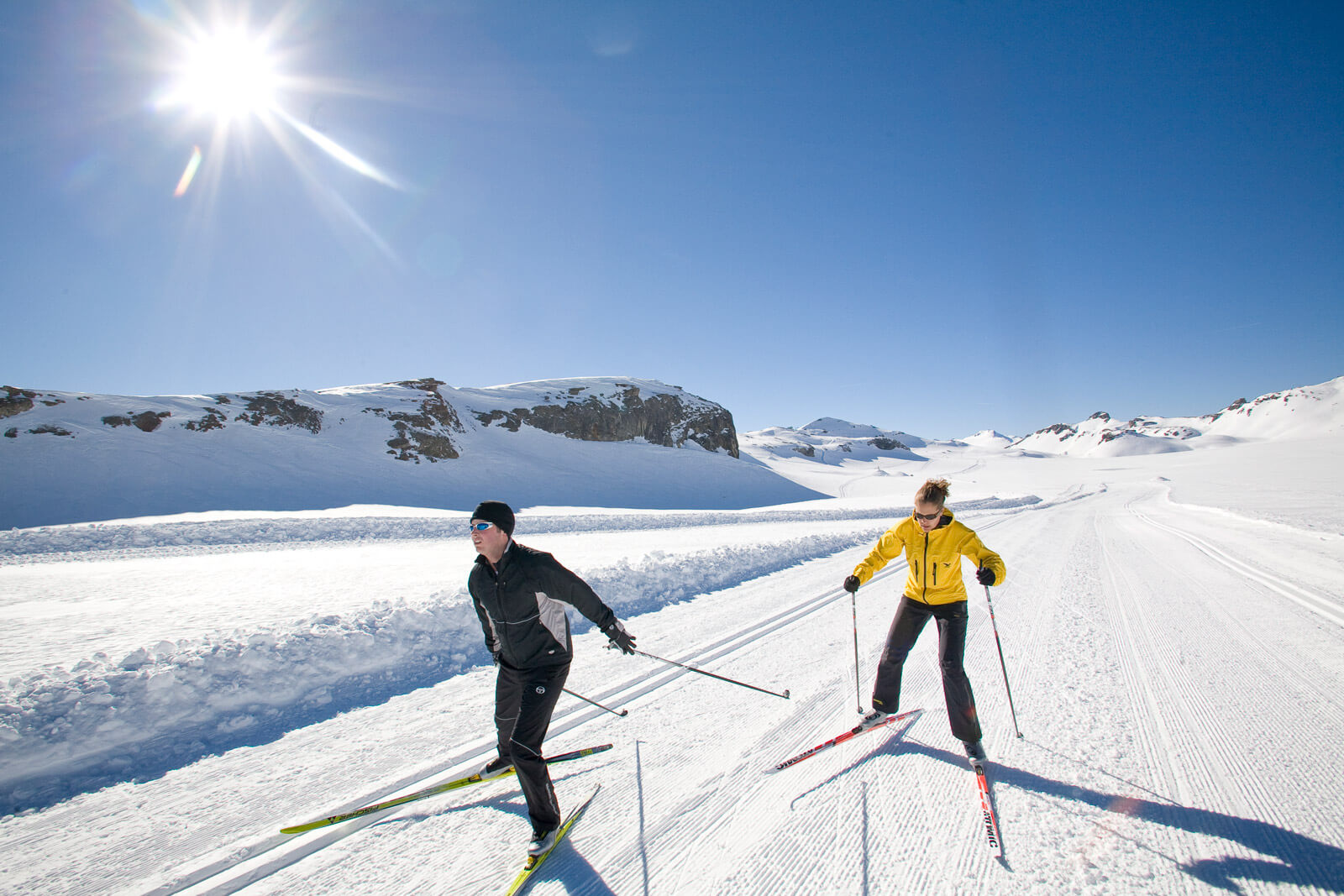 Ski service. Лыжный сервис. Лыжи Монтана. Бургенсток Резорт Швейцария. Фото скисервис.